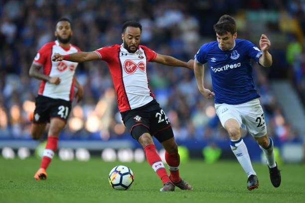 刻展示了他 刻展示了他